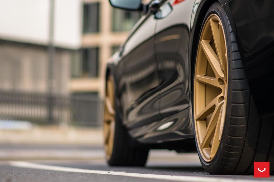 Детали экстерьера BMW M5 on Vossen Wheels (VFS1) 2017 года  (фото 27 из 29)